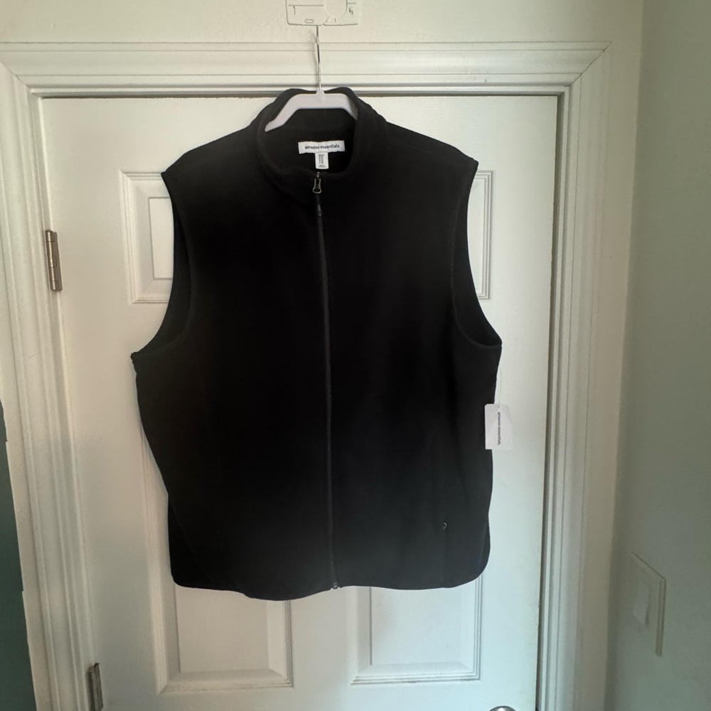 NWT Amazon Basic Fleece Vest 2xl